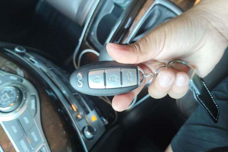 Used Infiniti QX60  Vehicle Key