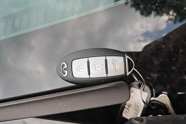 Used Infiniti QX60 2014 3.5L Two-Wheel Drive Excellence Edition Vehicle Key