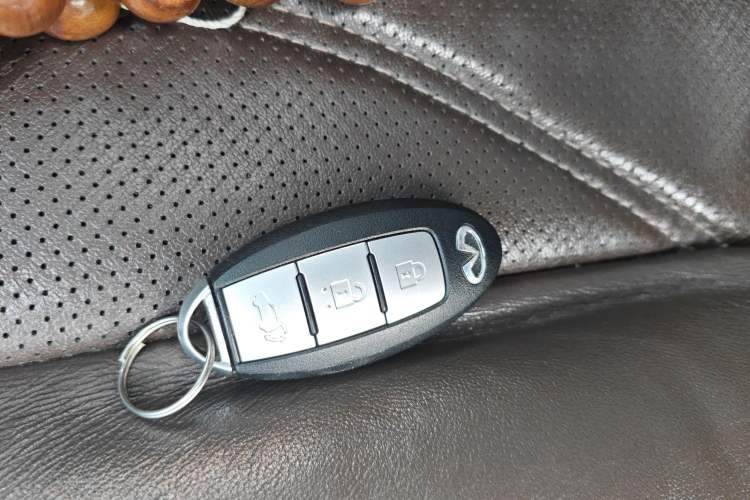 Used Infiniti QX60 2014 3.5L Four-Wheel Drive All-Terrain Version Vehicle Key