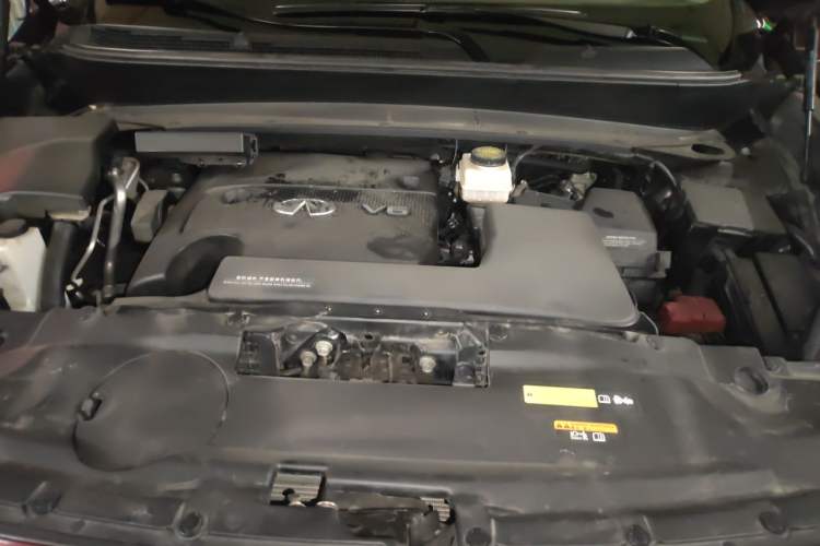 Used Infiniti QX60 2014 3.5L Two-Wheel Drive Excellence Edition Engine Bay