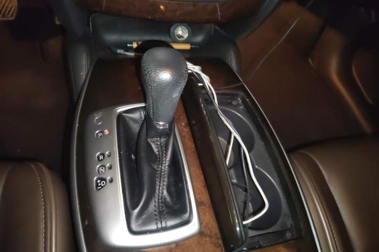 Used Infiniti QX60 2014 3.5L Two-Wheel Drive Excellence Edition Gear Lever