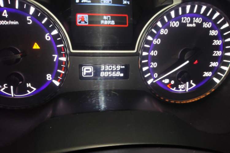 Used Infiniti QX60 2014 3.5L Two-Wheel Drive Excellence Edition Odometer Close Up