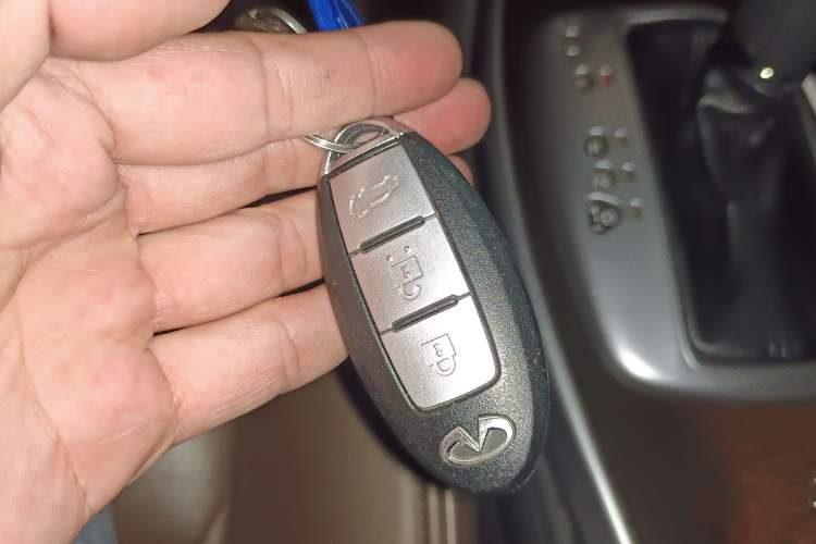 Used Infiniti QX60 2014 2.5 S/C Hybrid Two-Wheel Drive Excellence Edition Vehicle Key