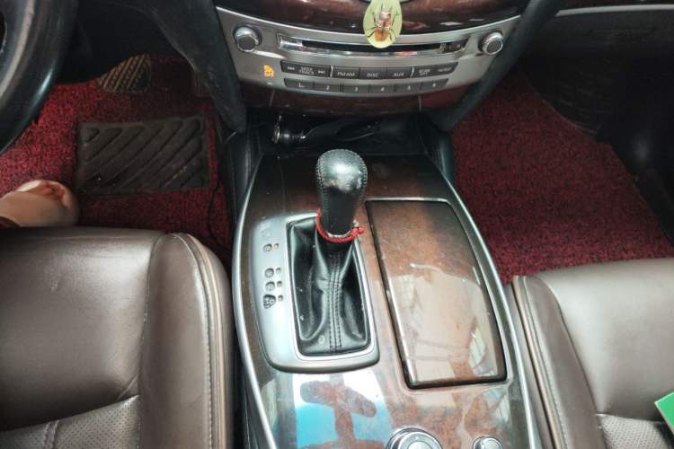 Used Infiniti QX60 2014 2.5 S/C Hybrid Two-Wheel Drive Excellence Edition Gear Lever