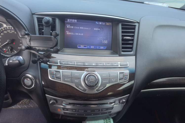 Used Infiniti QX60 2014 2.5 S/C Hybrid Two-Wheel Drive Excellence Edition Audio And AC Panel