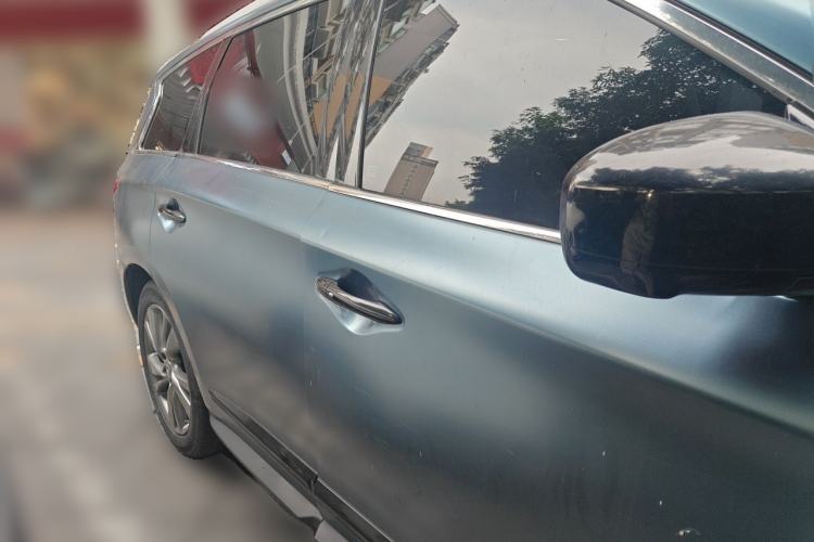 Used Infiniti QX60 2014 2.5 S/C Hybrid Two-Wheel Drive Excellence Edition Front Right 45 Deg