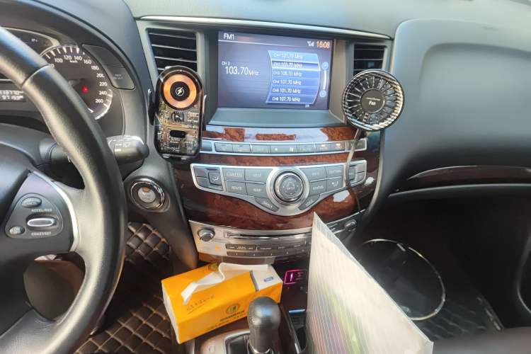 Used Infiniti QX60 2014 2.5 S/C Hybrid Two-Wheel Drive Excellence Edition Audio And AC Panel