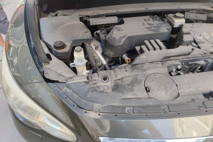Used Infiniti QX60 2014 2.5 S/C Hybrid Two-Wheel Drive Excellence Edition Engine Bay Right