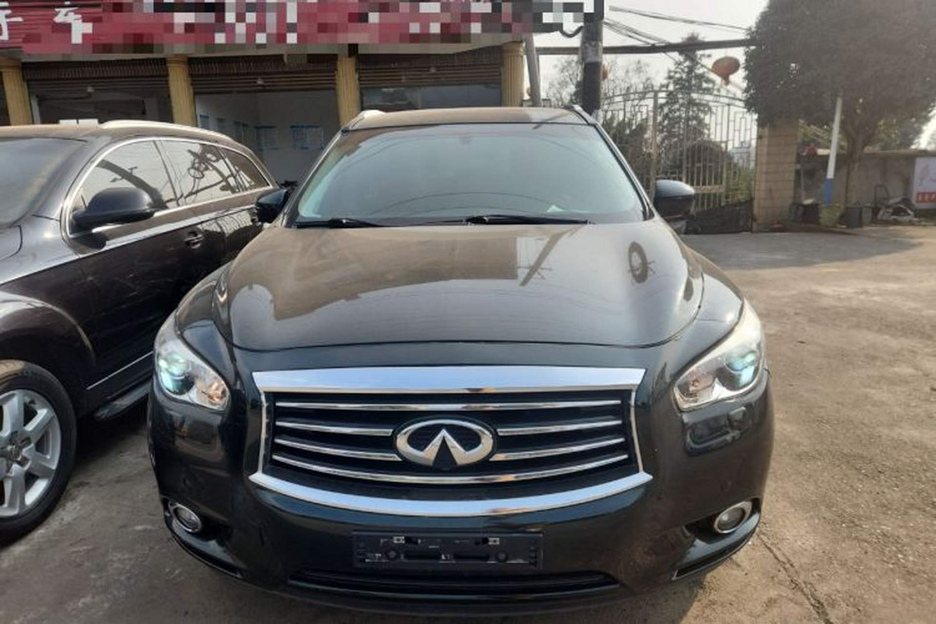 Used Infiniti QX60 2014 2.5 S/C Hybrid Two-Wheel Drive Excellence Edition Front
