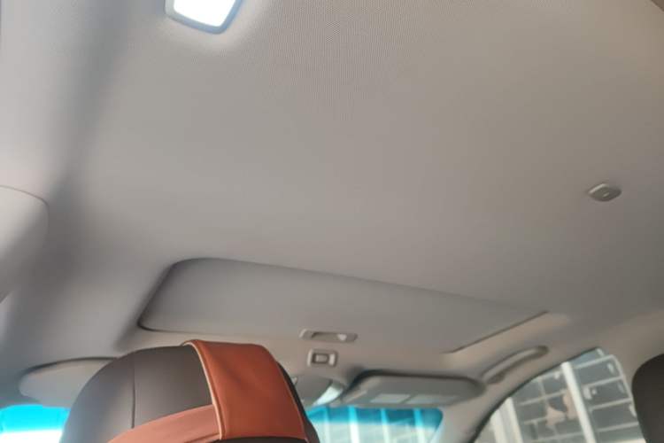 Used Infiniti QX60 2014 2.5 S/C Hybrid Two-Wheel Drive Excellence Edition Headliner