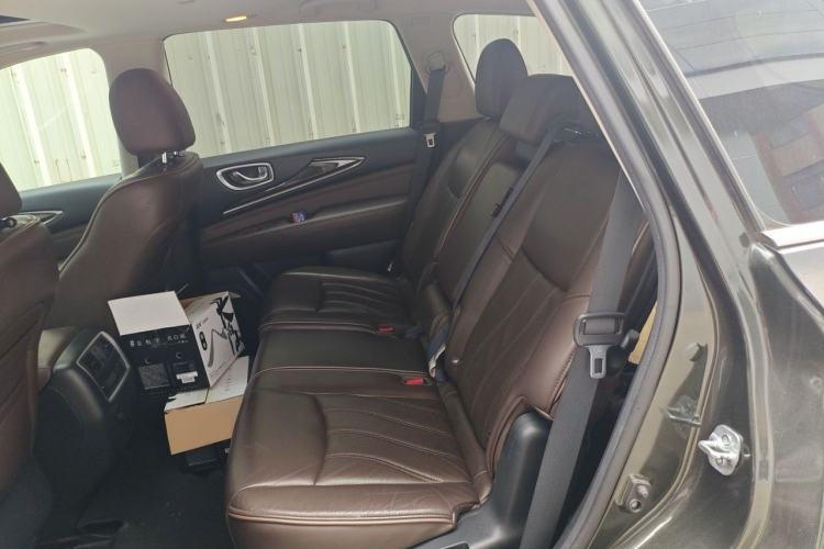 Used Infiniti QX60 2014 2.5 S/C Hybrid Two-Wheel Drive Excellence Edition Left Rear Seat