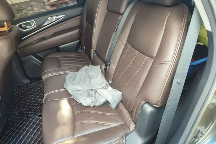 Used Infiniti QX60 2014 2.5 S/C Hybrid Two-Wheel Drive Excellence Edition Left Rear Seat