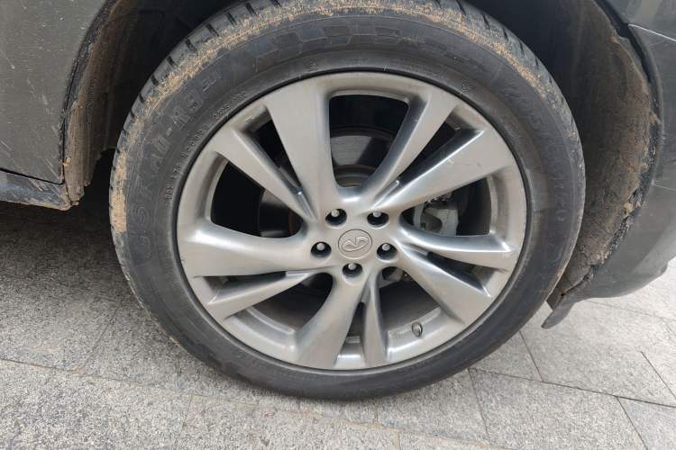 Used Infiniti QX60 2014 2.5 S/C Hybrid Two-Wheel Drive Excellence Edition Right Front Wheel Hub