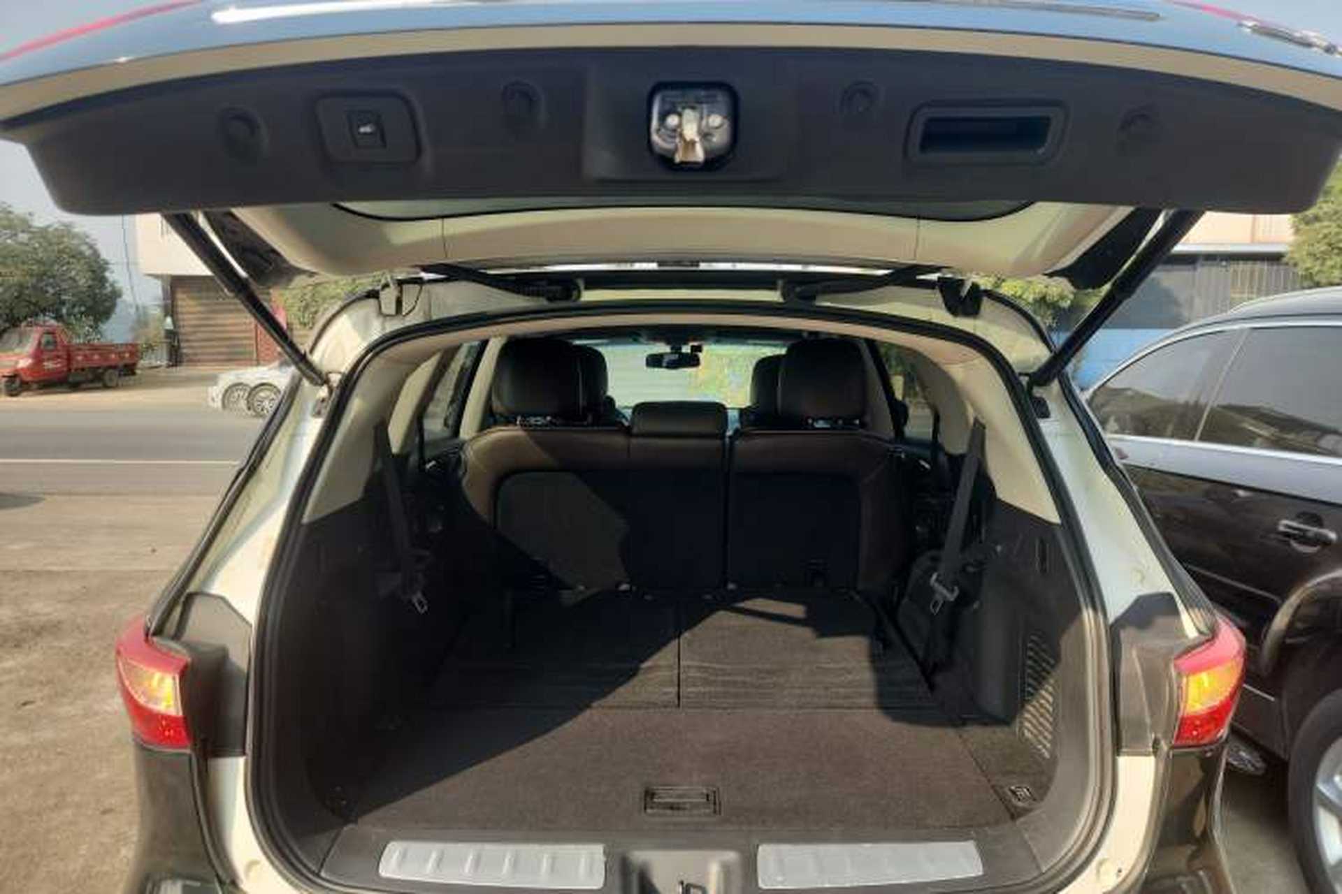 Used Infiniti QX60 2014 2.5 S/C Hybrid Two-Wheel Drive Excellence Edition Trunk