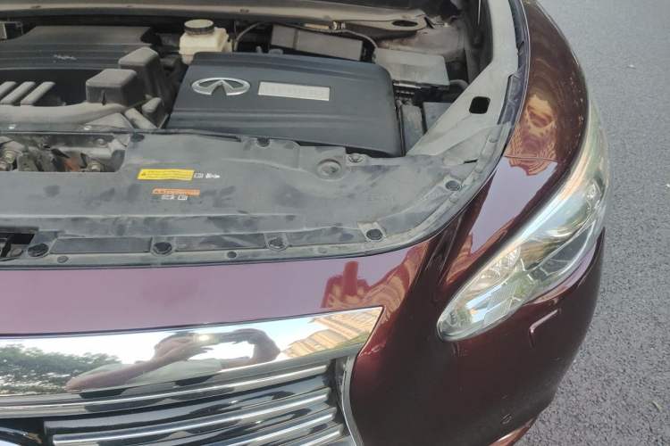 Used Infiniti QX60 2014 2.5 S/C Hybrid Two-Wheel Drive Excellence Edition Engine Bay Left