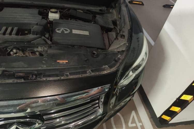 Used Infiniti QX60 2014 2.5 S/C Hybrid Two-Wheel Drive Excellence Edition Engine Bay Left