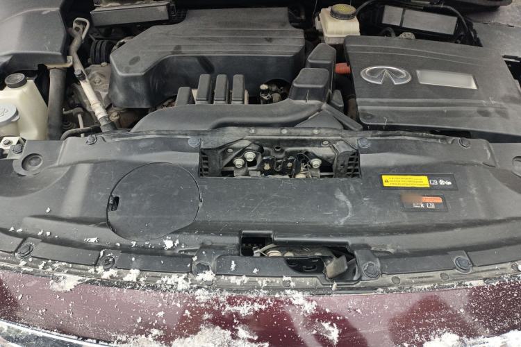 Used Infiniti QX60 2014 2.5 S/C Hybrid All-Wheel-Drive Versatile Edition Engine Bay