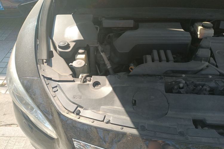 Used Infiniti QX60 2014 2.5 S/C Hybrid Two-Wheel Drive Excellence Edition Engine Bay Right
