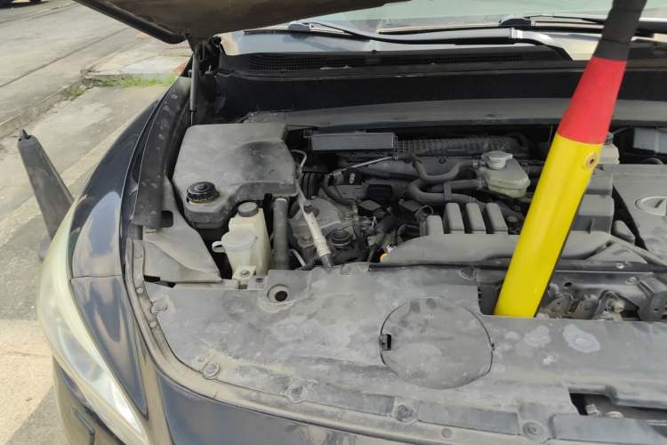 Used Infiniti QX60 2014 2.5 S/C Hybrid Two-Wheel Drive Excellence Edition Engine Bay Right