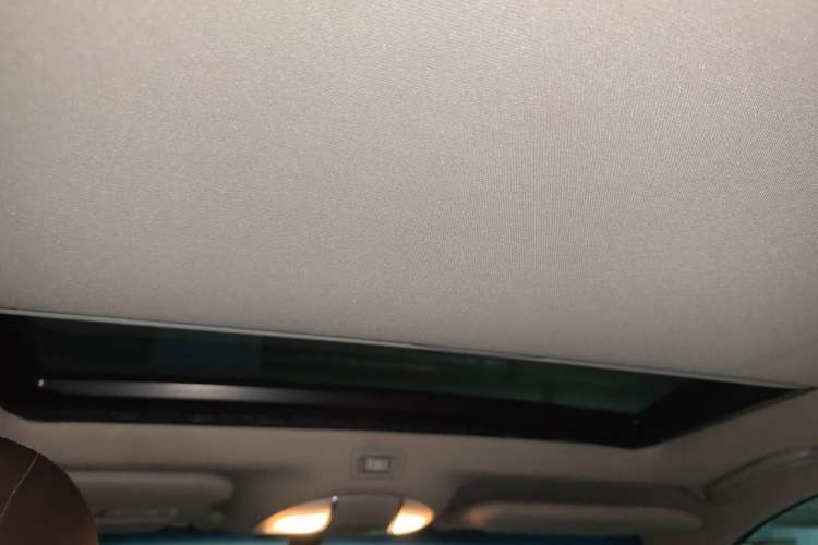 Used Infiniti QX60 2014 2.5 S/C Hybrid Two-Wheel Drive Excellence Edition Headliner