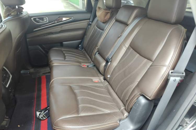 Used Infiniti QX60 2014 2.5 S/C Hybrid Two-Wheel Drive Excellence Edition Left Rear Seat