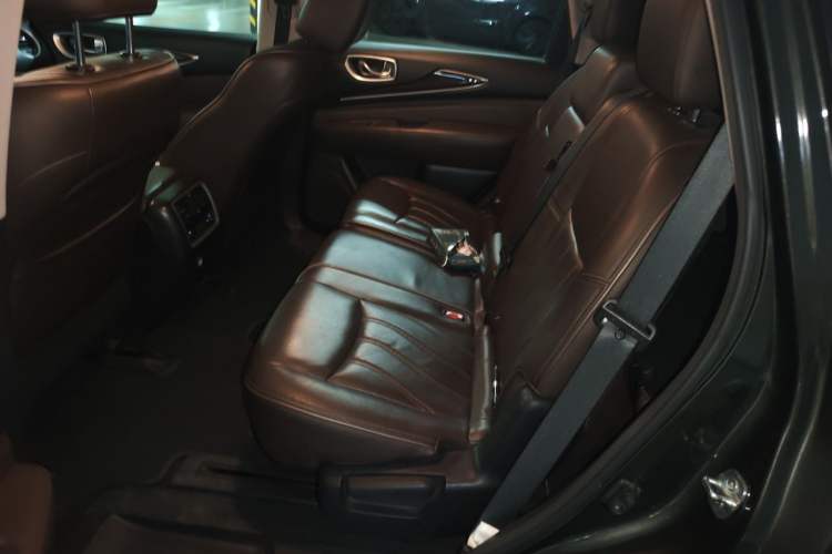 Used Infiniti QX60 2014 2.5 S/C Hybrid Two-Wheel Drive Excellence Edition Left Rear Seat