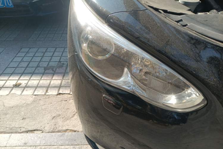 Used Infiniti QX60 2014 2.5 S/C Hybrid Two-Wheel Drive Excellence Edition Right Front Headlight