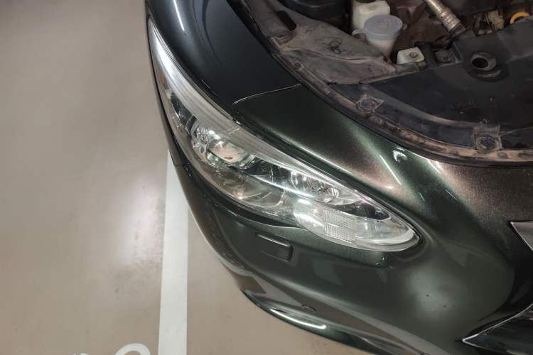 Used Infiniti QX60 2014 2.5 S/C Hybrid Two-Wheel Drive Excellence Edition Right Front Headlight