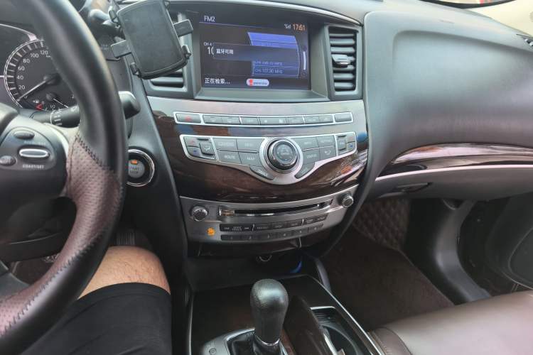 Used Infiniti QX60 2014 2.5 S/C Hybrid Two-Wheel Drive Excellence Edition Audio And AC Panel