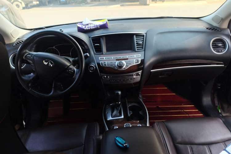 Used Infiniti QX60 2014 2.5 S/C Hybrid All-Wheel-Drive Versatile Edition Center Console