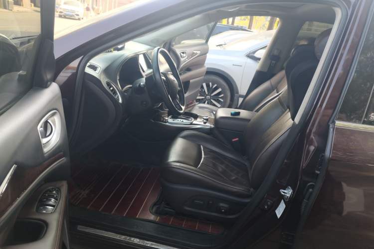 Used Infiniti QX60 2014 2.5 S/C Hybrid All-Wheel-Drive Versatile Edition Driver Seat
