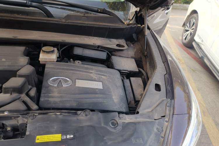 Used Infiniti QX60 2014 2.5 S/C Hybrid All-Wheel-Drive Versatile Edition Engine Bay Left