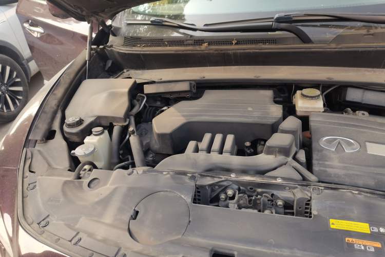 Used Infiniti QX60 2014 2.5 S/C Hybrid All-Wheel-Drive Versatile Edition Engine Bay Right