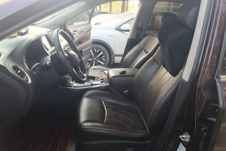 Used Infiniti QX60 2014 2.5 S/C Hybrid All-Wheel-Drive Versatile Edition Left Front Seat