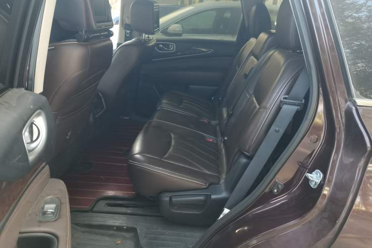 Used Infiniti QX60 2014 2.5 S/C Hybrid All-Wheel-Drive Versatile Edition Left Rear Seat