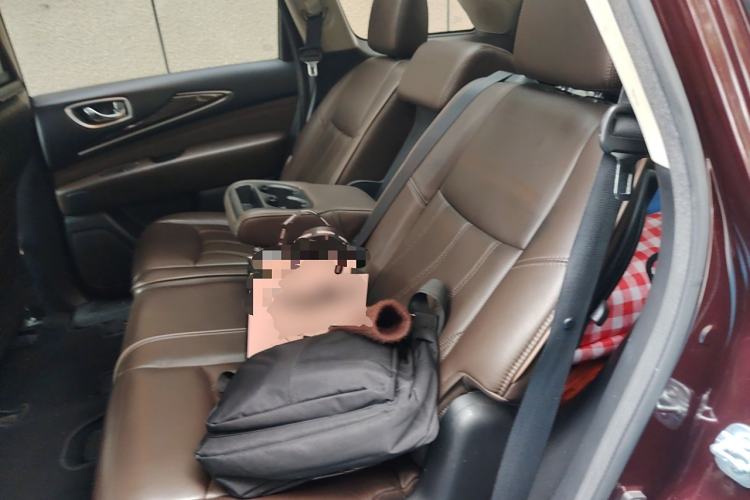Used Infiniti QX60 2014 2.5 S/C Hybrid All-Wheel-Drive Versatile Edition Left Rear Seat