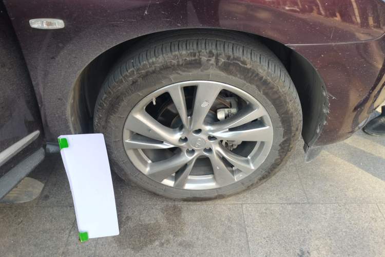Used Infiniti QX60 2014 2.5 S/C Hybrid All-Wheel-Drive Versatile Edition Right Front Wheel Hub