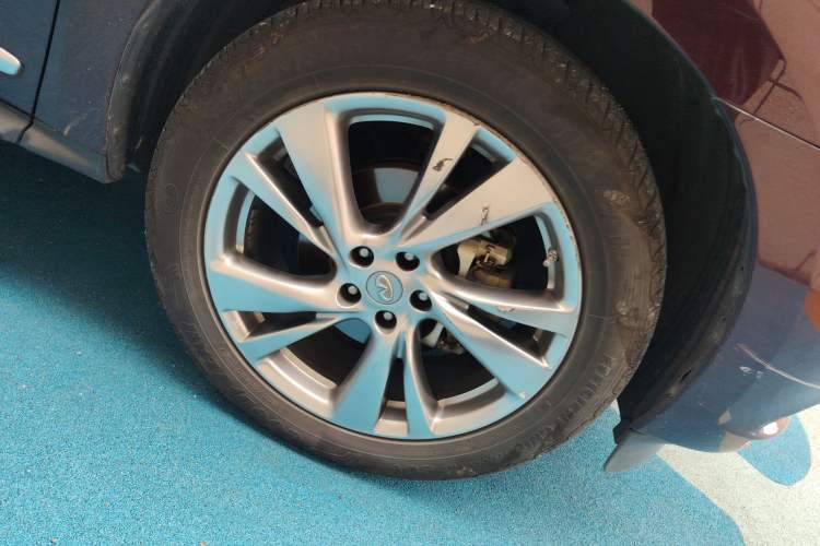 Used Infiniti QX60 2014 2.5 S/C Hybrid All-Wheel-Drive Versatile Edition Right Front Wheel Hub