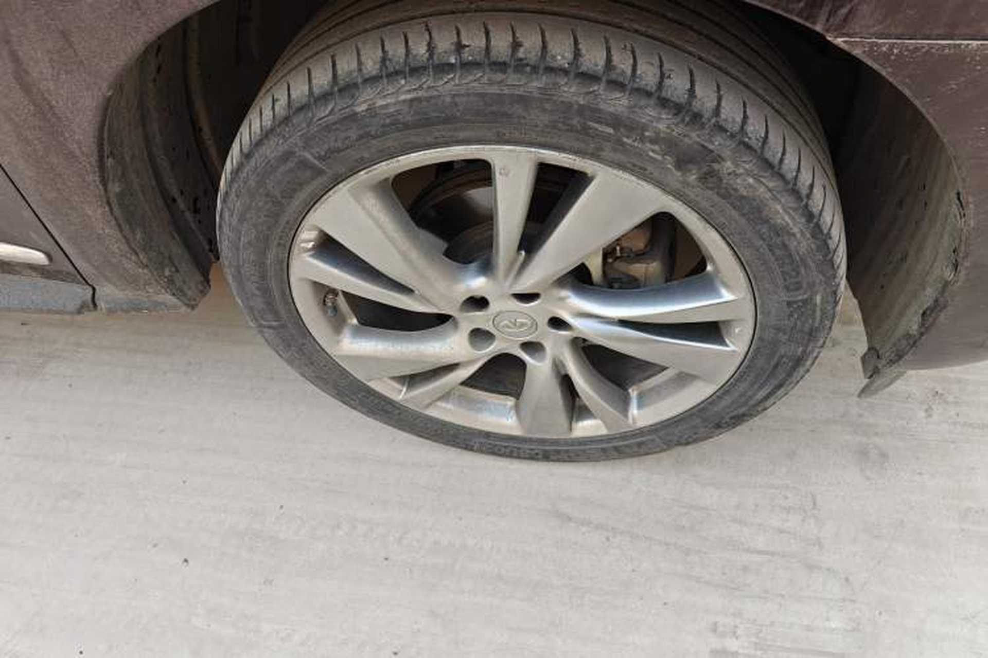 Used Infiniti QX60  Right Front Wheel Hub