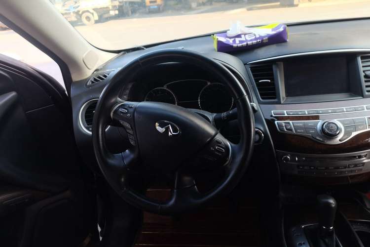 Used Infiniti QX60 2014 2.5 S/C Hybrid All-Wheel-Drive Versatile Edition Steering Wheel