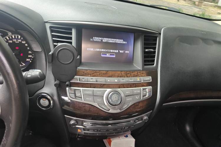 Used Infiniti QX60 2014 2.5 S/C Hybrid Two-Wheel Drive Excellence Edition Audio And AC Panel