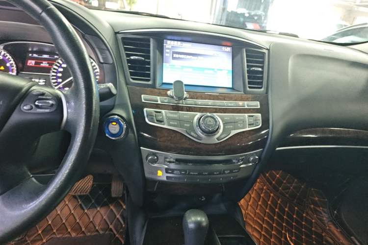 Used Infiniti QX60 2014 2.5 S/C Hybrid Two-Wheel Drive Excellence Edition Audio And AC Panel