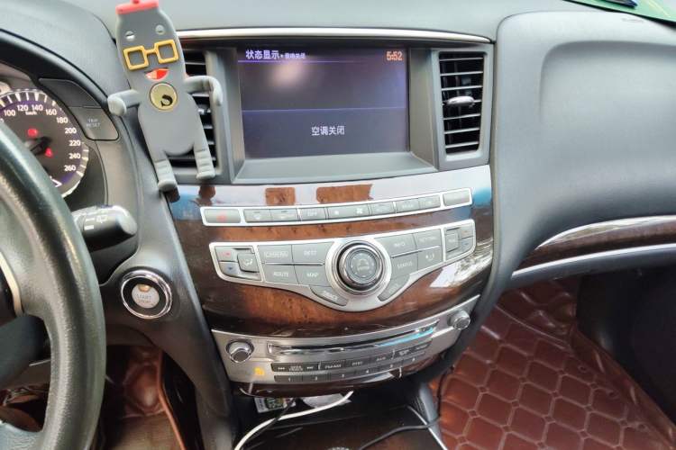 Used Infiniti QX60 2014 2.5 S/C Hybrid Two-Wheel Drive Excellence Edition Audio And AC Panel