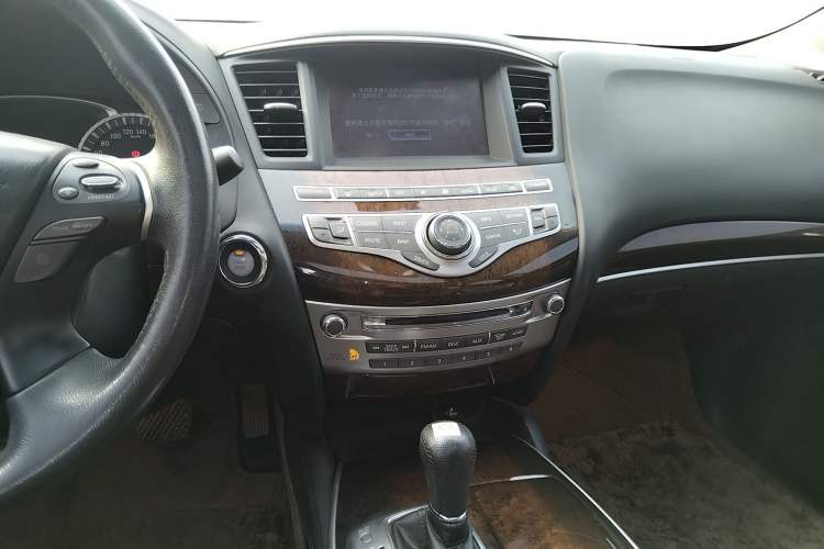 Used Infiniti QX60 2014 2.5 S/C Hybrid All-Wheel-Drive Versatile Edition Audio And AC Panel