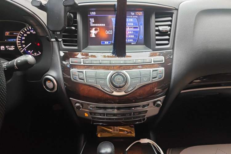 Used Infiniti QX60 2014 3.5L Four-Wheel Drive All-Terrain Version Audio And AC Panel