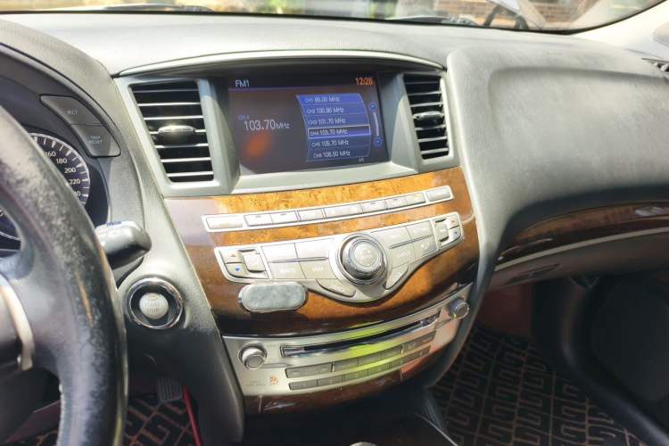Used Infiniti QX60 2014 3.5L Four-Wheel Drive All-Terrain Version Audio And AC Panel