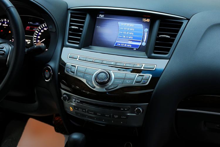 Used Infiniti QX60 2014 2.5 S/C Hybrid Two-Wheel Drive Excellence Edition Audio And AC Panel