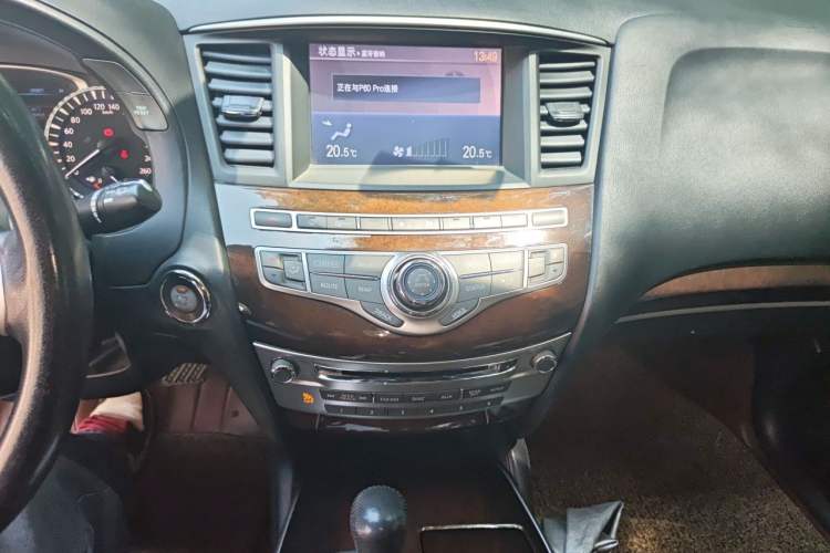 Used Infiniti QX60 2014 3.5L Two-Wheel Drive Excellence Edition Audio And AC Panel