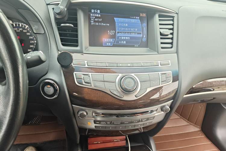 Used Infiniti QX60 2014 2.5 S/C Hybrid Two-Wheel Drive Excellence Edition Audio And AC Panel