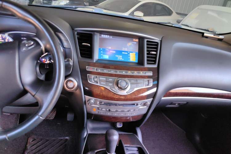 Used Infiniti QX60 2014 2.5 S/C Hybrid Two-Wheel Drive Excellence Edition Audio And AC Panel